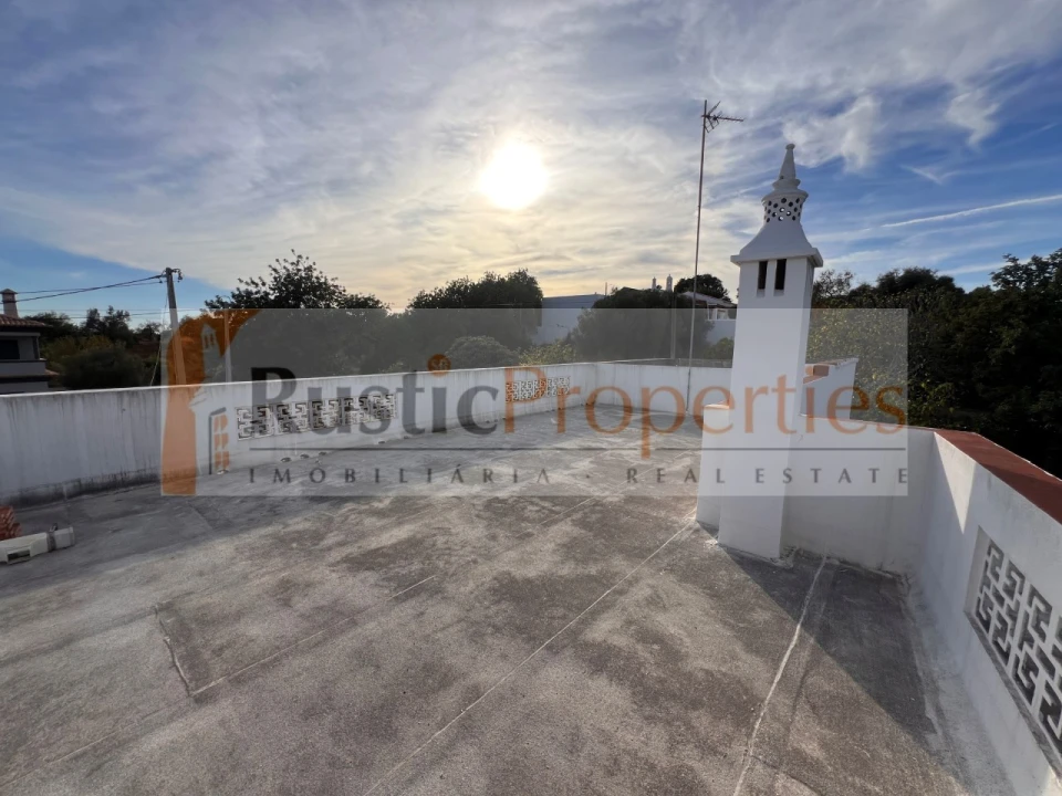 Moradia T3 para Venda em Loule (São Sebastião) Foto 3