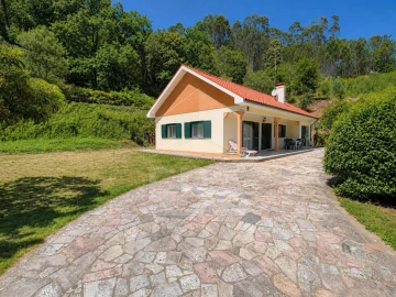 Moradia T2 para Venda em Outeiro