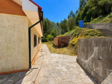 Moradia T2 para Venda em Outeiro