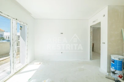 Moradia T3 para Venda em Fernao Ferro