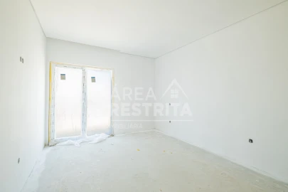 Moradia T3 para Venda em Fernao Ferro