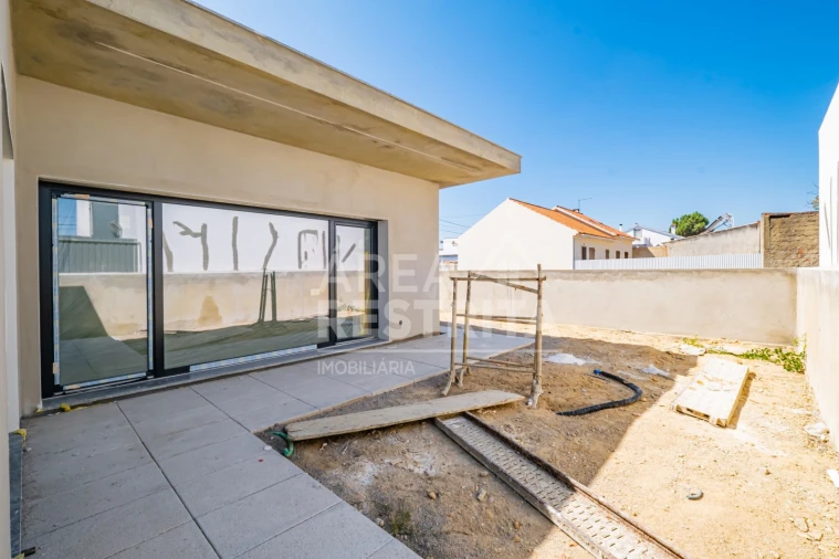Moradia T3 para Venda em Fernao Ferro Foto 15