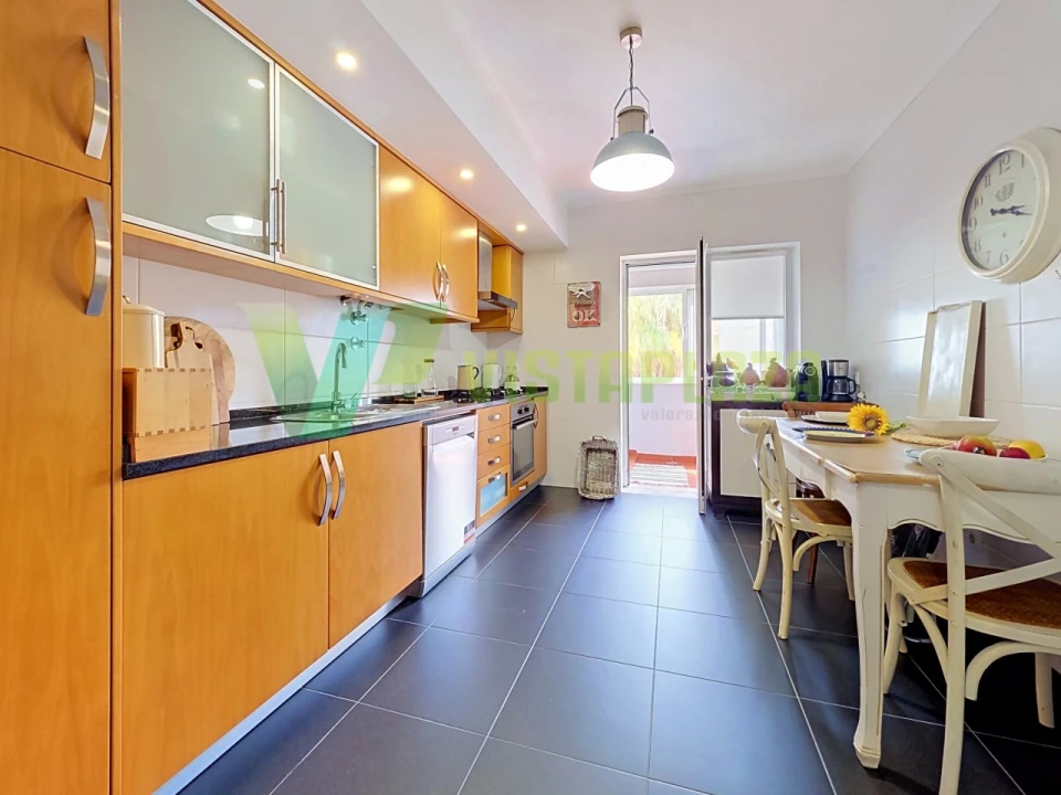 Apartamento T2 para Venda em Portimão Foto 6