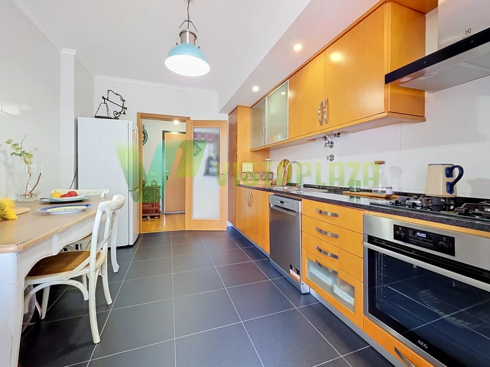 Apartamento T2 para Venda em Portimão Foto 8