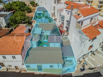 Moradia T5 para Venda em Albufeira e Olhos de Água