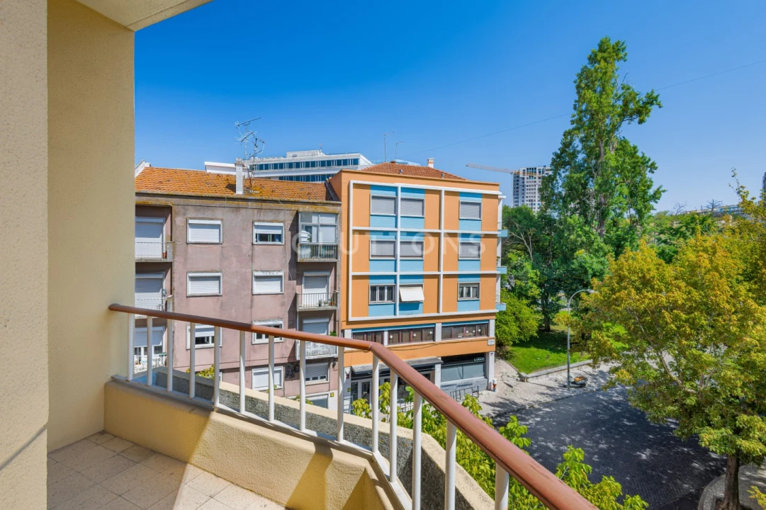 Apartamento T6 para Venda em Areeiro Foto 13