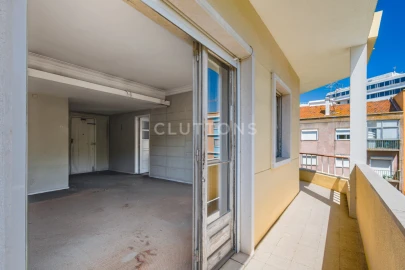 Apartamento T6 para Venda em Areeiro