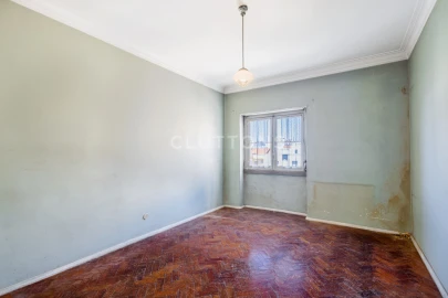 Apartamento T6 para Venda em Areeiro