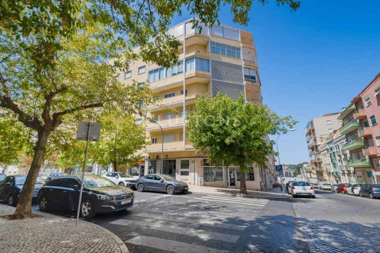 Apartamento T6 para Venda em Areeiro Foto 2