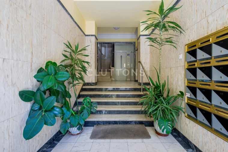Apartamento T6 para Venda em Areeiro Foto 4