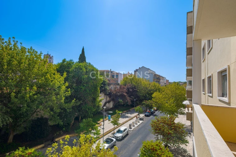 Apartamento T6 para Venda em Areeiro Foto 15
