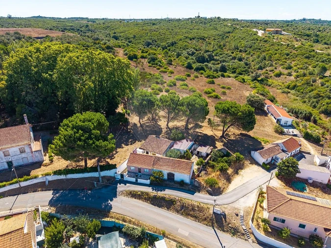 Moradia T2 para Venda em Almoster Foto 8
