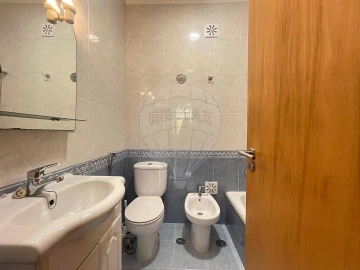 Apartamento T2 para Arrendamento em Benfica