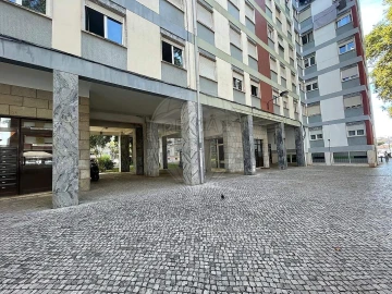Apartamento T2 para Arrendamento em Benfica