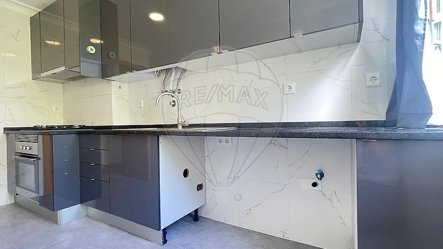 Apartamento T2 para Arrendamento em Benfica
