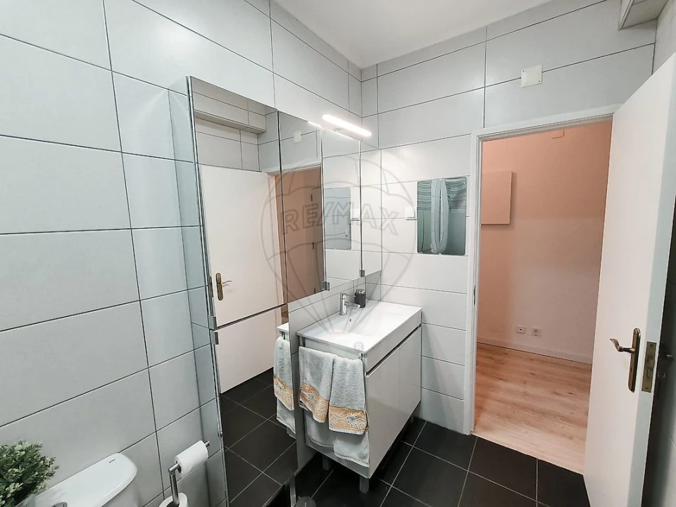 Apartamento T2 para Venda em Massamá e Monte Abraão Foto 13