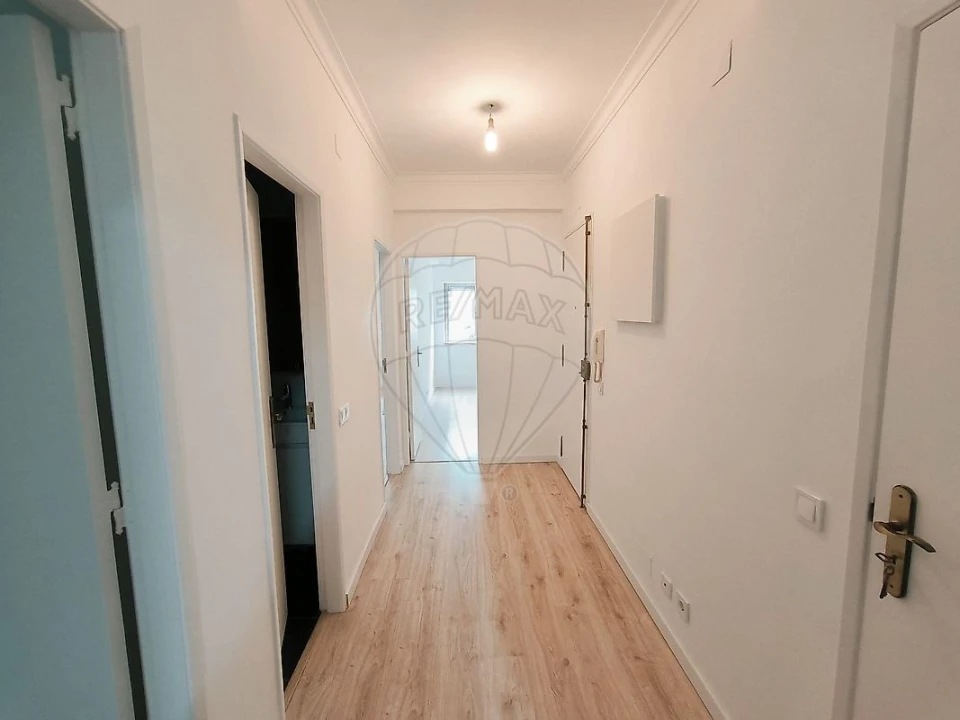 Apartamento T2 para Venda em Massamá e Monte Abraão Foto 10