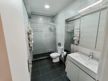Apartamento T2 para Venda em Massamá e Monte Abraão