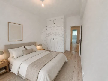 Apartamento T2 para Venda em Massamá e Monte Abraão