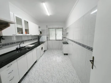 Apartamento T2 para Venda em Massamá e Monte Abraão