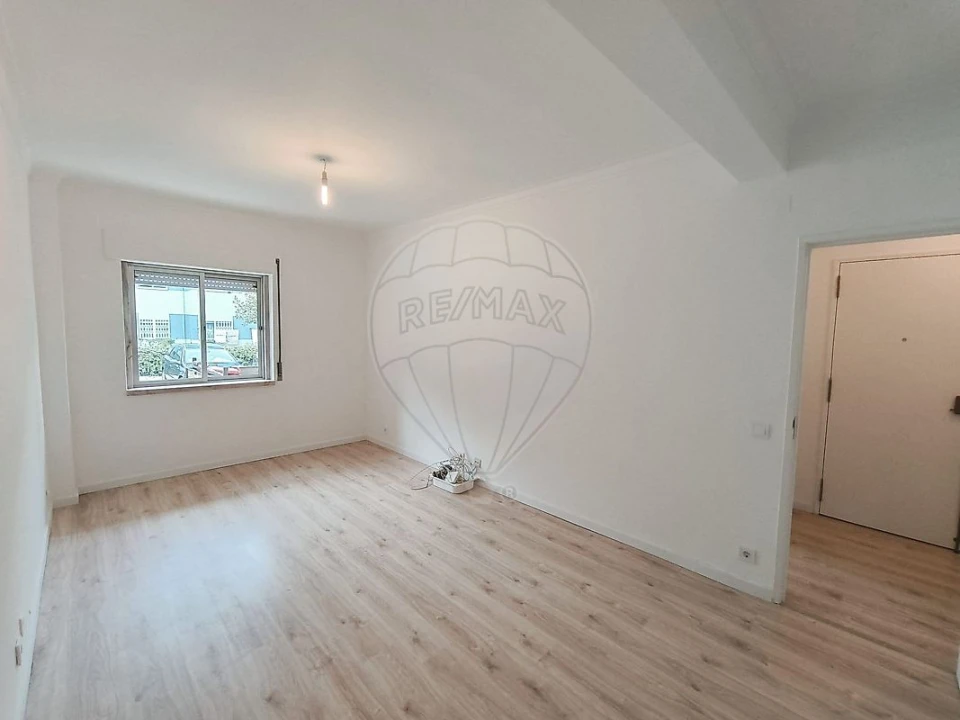 Apartamento T2 para Venda em Massamá e Monte Abraão Foto 4