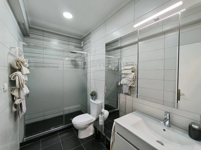 Apartamento T2 para Venda em Massamá e Monte Abraão Foto 15