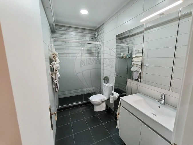 Apartamento T2 para Venda em Massamá e Monte Abraão Foto 12