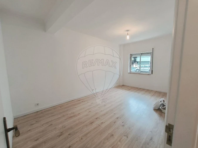 Apartamento T2 para Venda em Massamá e Monte Abraão Foto 5
