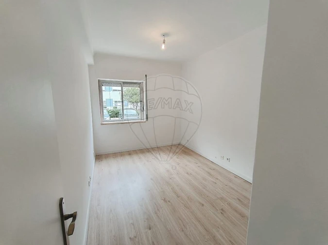 Apartamento T2 para Venda em Massamá e Monte Abraão Foto 9