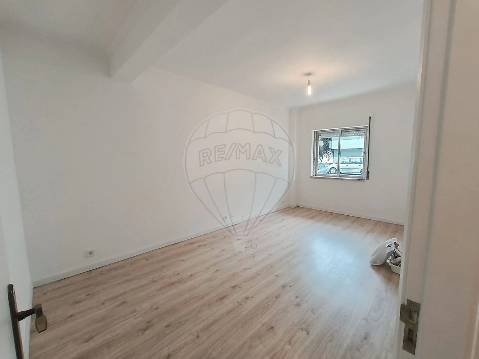 Apartamento T2 para Venda em Massamá e Monte Abraão Foto 5