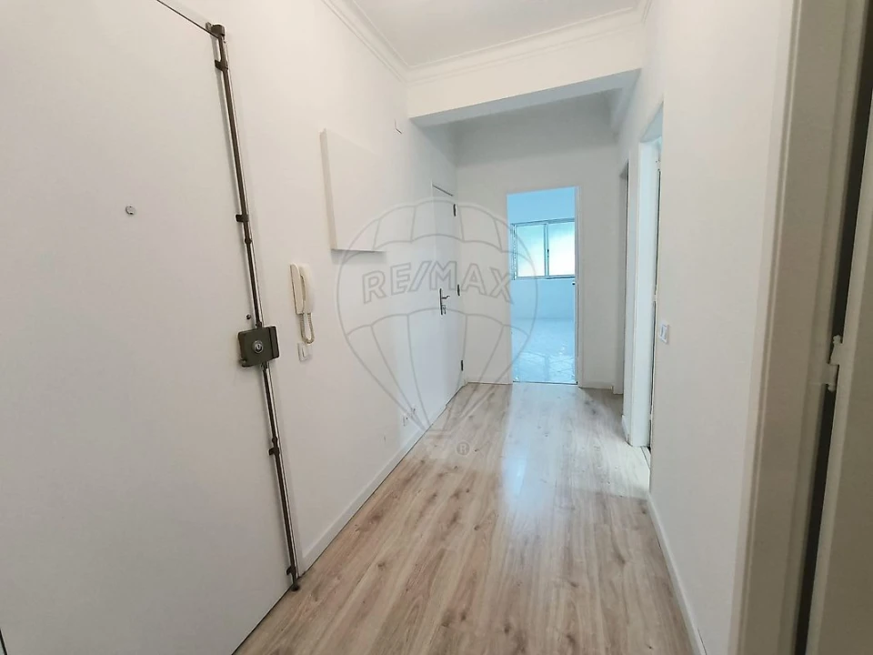 Apartamento T2 para Venda em Massamá e Monte Abraão Foto 11