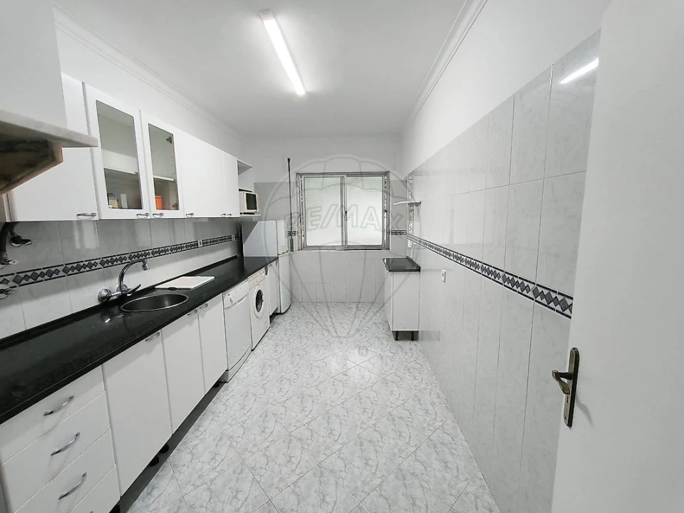 Apartamento T2 para Venda em Massamá e Monte Abraão Foto 6