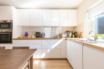 Apartamento T2 para Venda em A dos Cunhados e Maceira