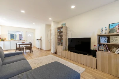 Apartamento T2 para Venda em A dos Cunhados e Maceira