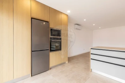 Apartamento T3 para Venda em Santa Maria, São Pedro e Matacães