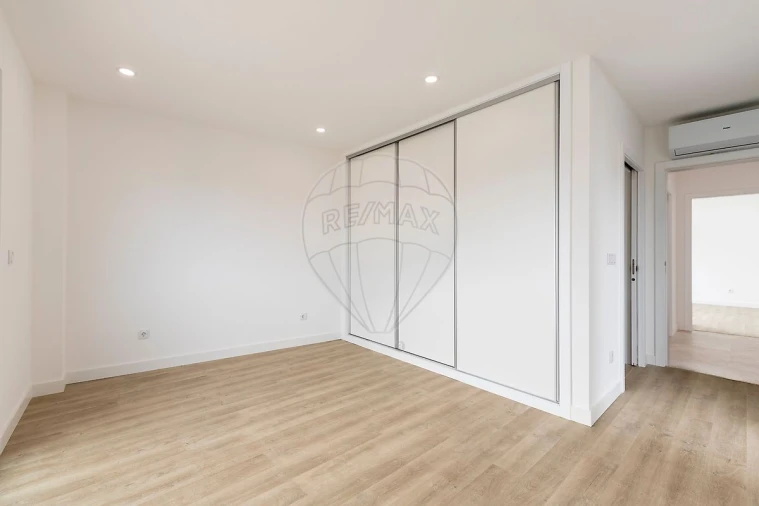 Apartamento T3 para Venda em Santa Maria, São Pedro e Matacães Foto 27