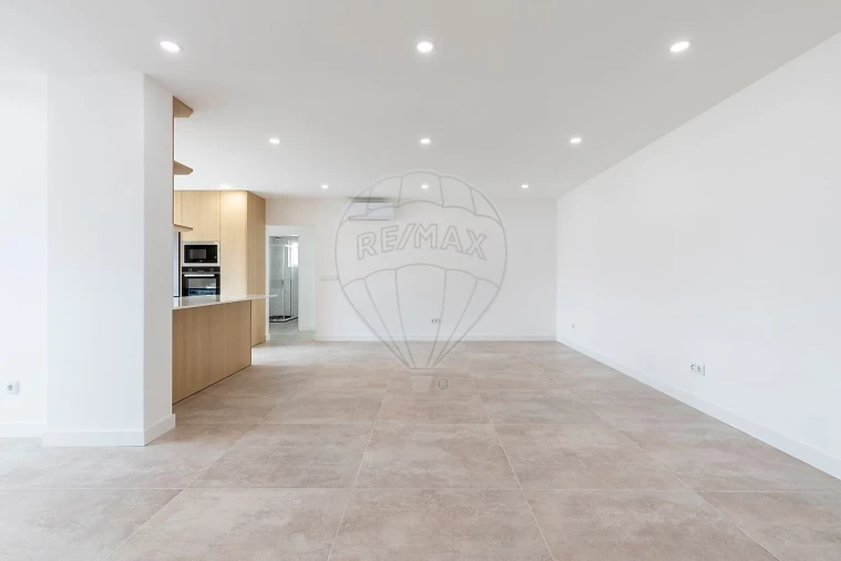 Apartamento T3 para Venda em Santa Maria, São Pedro e Matacães Foto 4
