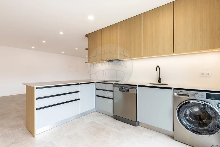 Apartamento T3 para Venda em Santa Maria, São Pedro e Matacães Foto 8