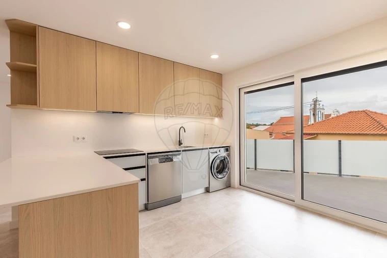 Apartamento T3 para Venda em Santa Maria, São Pedro e Matacães Foto 9