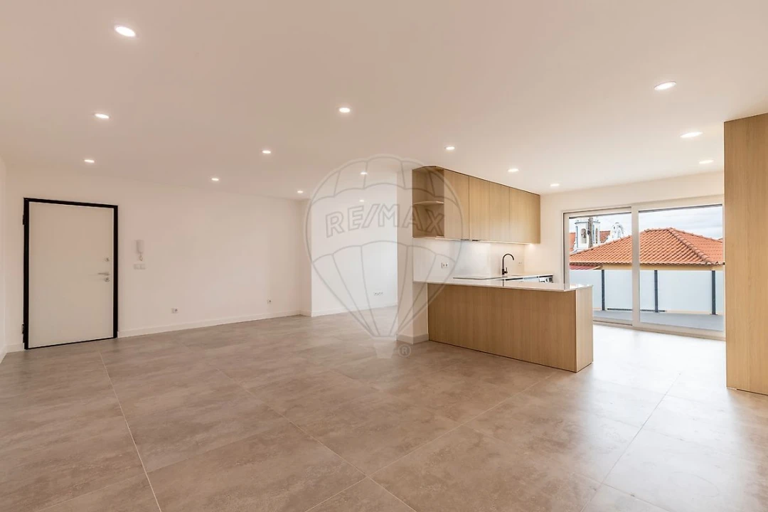 Apartamento T3 para Venda em Santa Maria, São Pedro e Matacães Foto 1