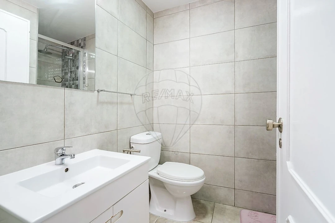 Apartamento T3 para Venda em Massamá e Monte Abraão Foto 10