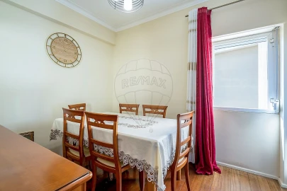 Apartamento T3 para Venda em Massamá e Monte Abraão
