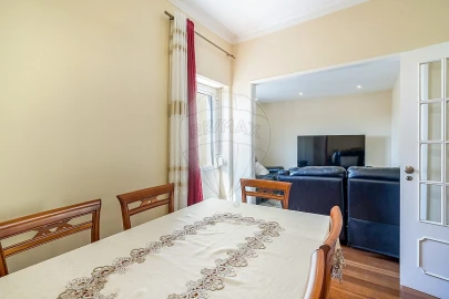 Apartamento T3 para Venda em Massamá e Monte Abraão