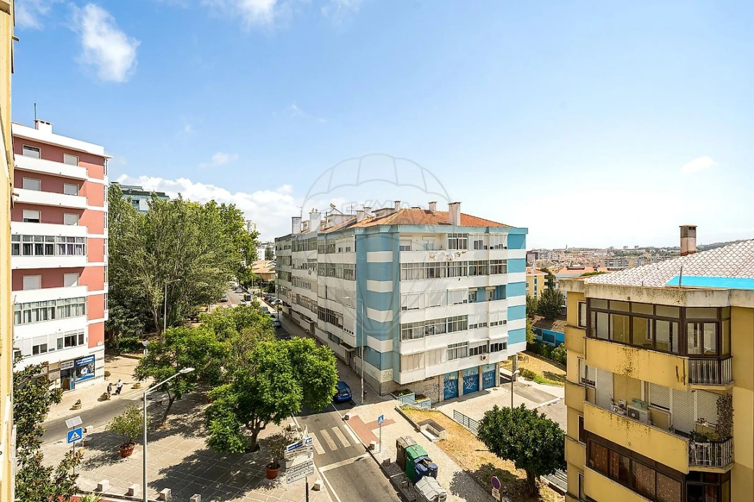 Apartamento T3 para Venda em Massamá e Monte Abraão Foto 25