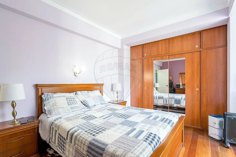 Apartamento T3 para Venda em Massamá e Monte Abraão Foto 21