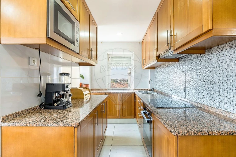 Apartamento T3 para Venda em Massamá e Monte Abraão Foto 9