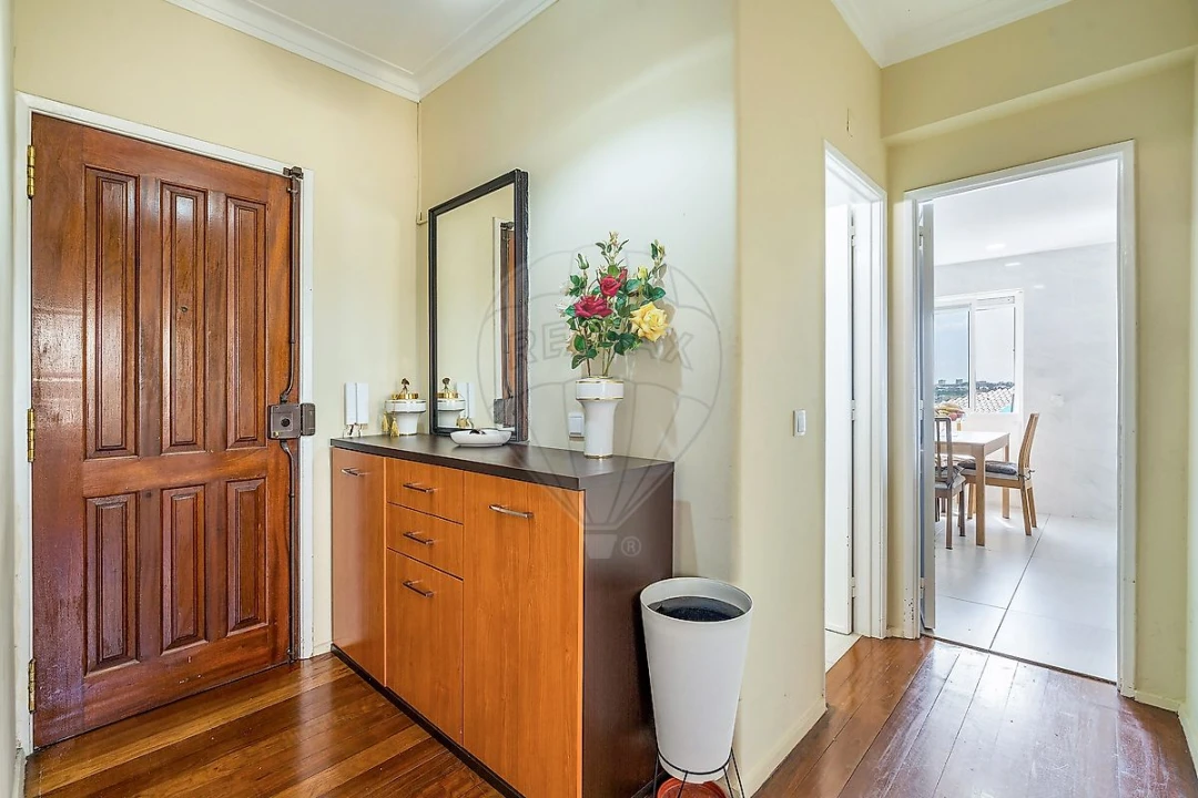 Apartamento T3 para Venda em Massamá e Monte Abraão Foto 2