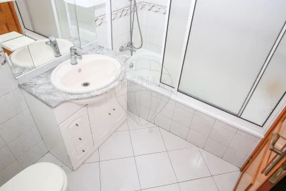 Apartamento T3 para Venda em Castanheira do Ribatejo e Cachoeiras