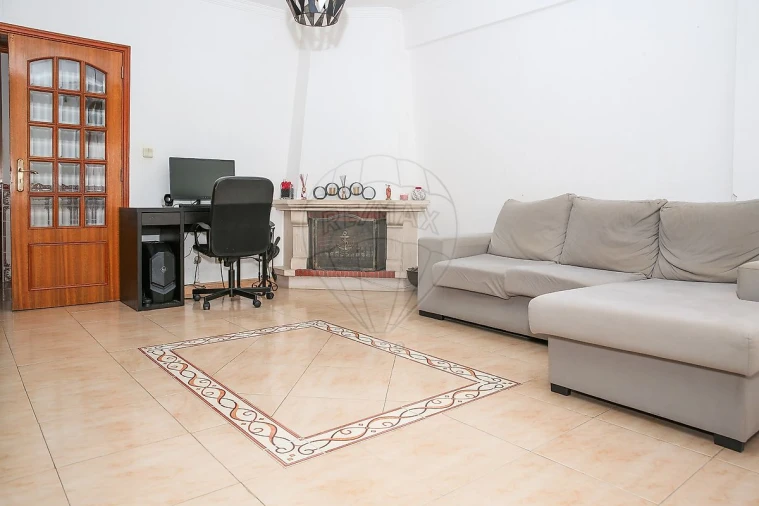 Apartamento T3 para Venda em Castanheira do Ribatejo e Cachoeiras Foto 2