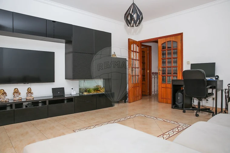 Apartamento T3 para Venda em Castanheira do Ribatejo e Cachoeiras Foto 3